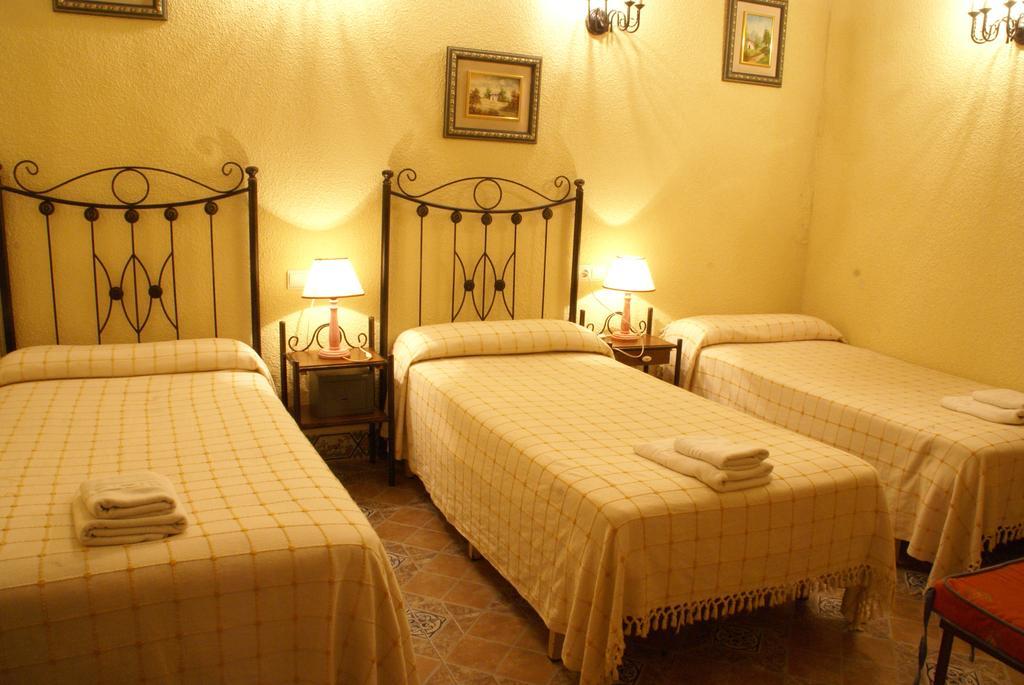 Hostal Van Gogh Sevilla Zimmer foto