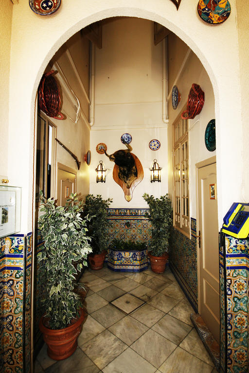 Hostal Van Gogh Sevilla Exterior foto