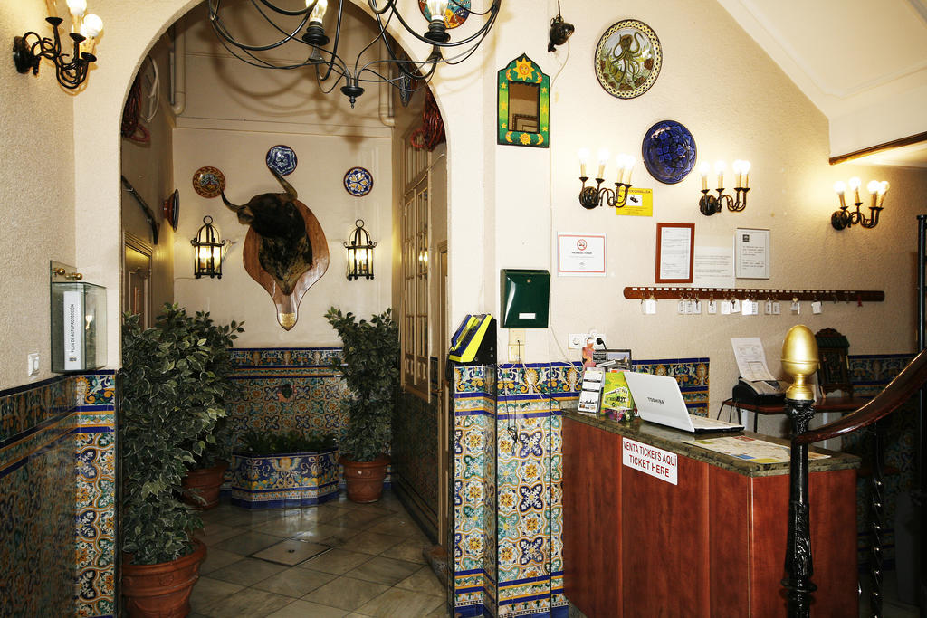 Hostal Van Gogh Sevilla Exterior foto