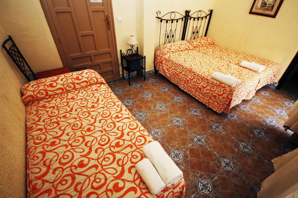 Hostal Van Gogh Sevilla Exterior foto