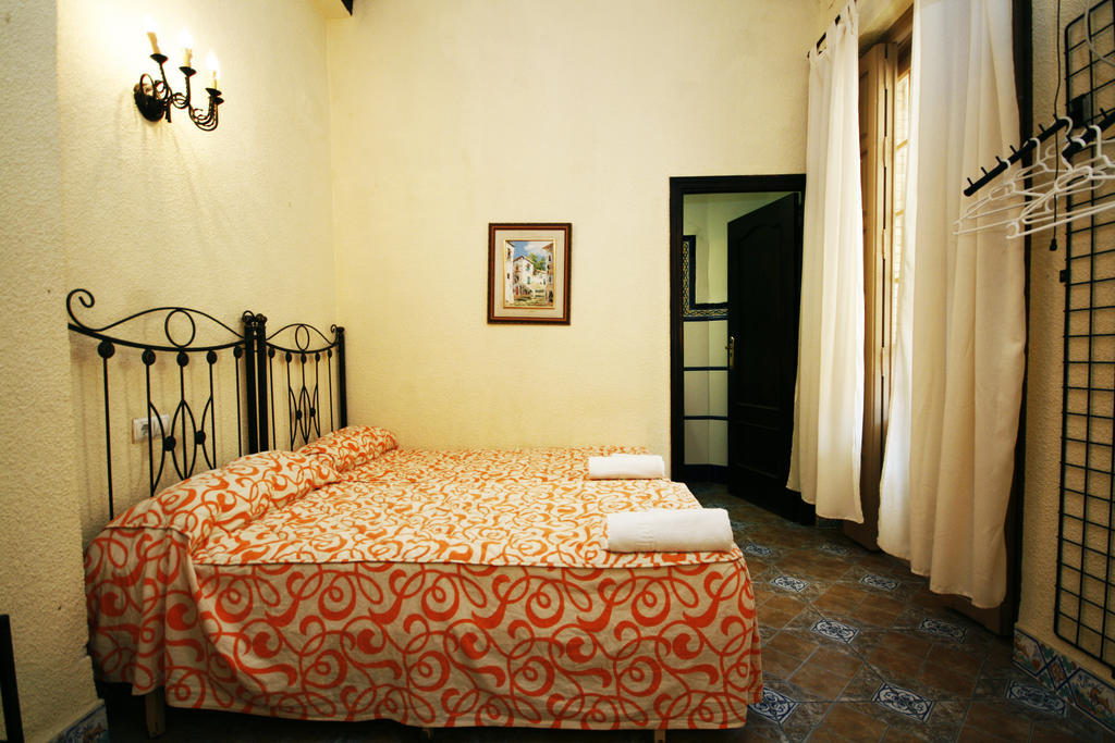 Hostal Van Gogh Sevilla Exterior foto