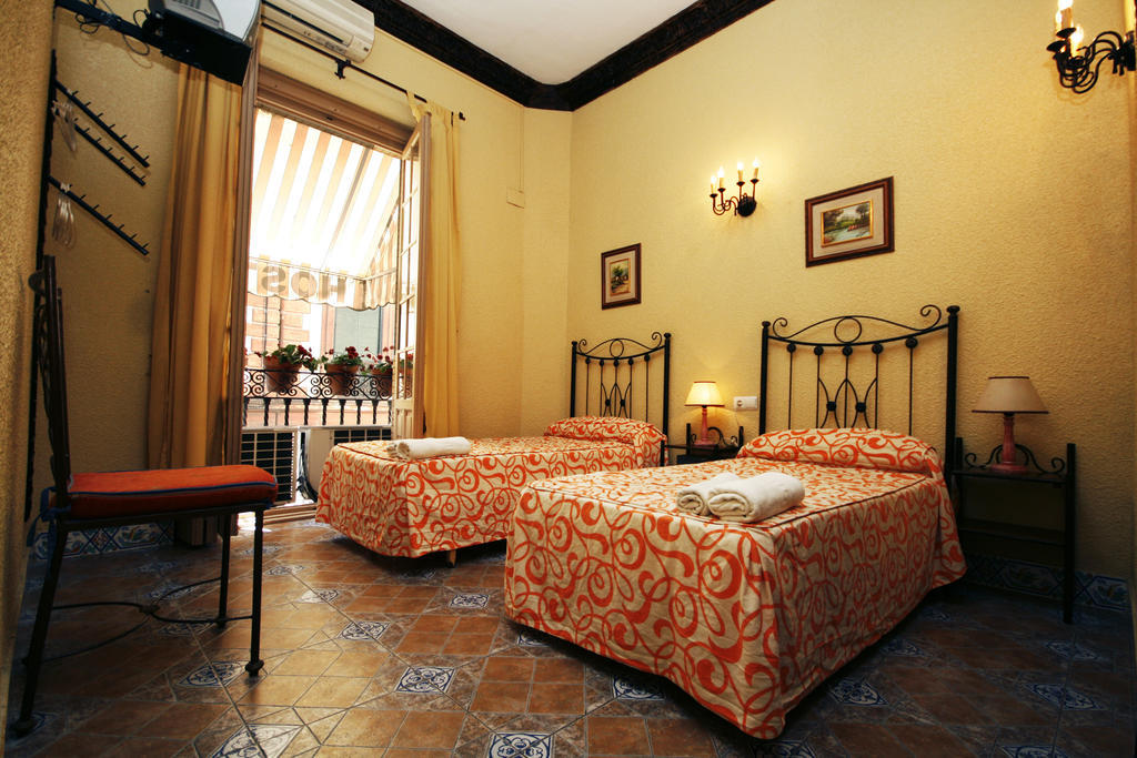 Hostal Van Gogh Sevilla Exterior foto