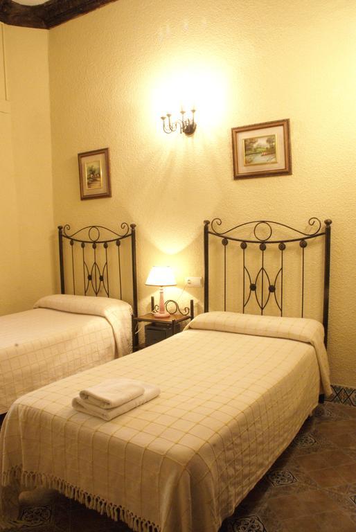 Hostal Van Gogh Sevilla Exterior foto